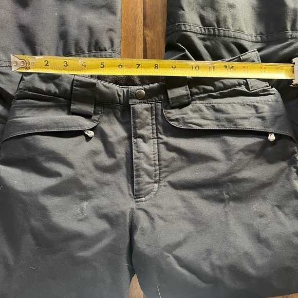 Patagonia women’s black snow pants - Picture 13 of 13